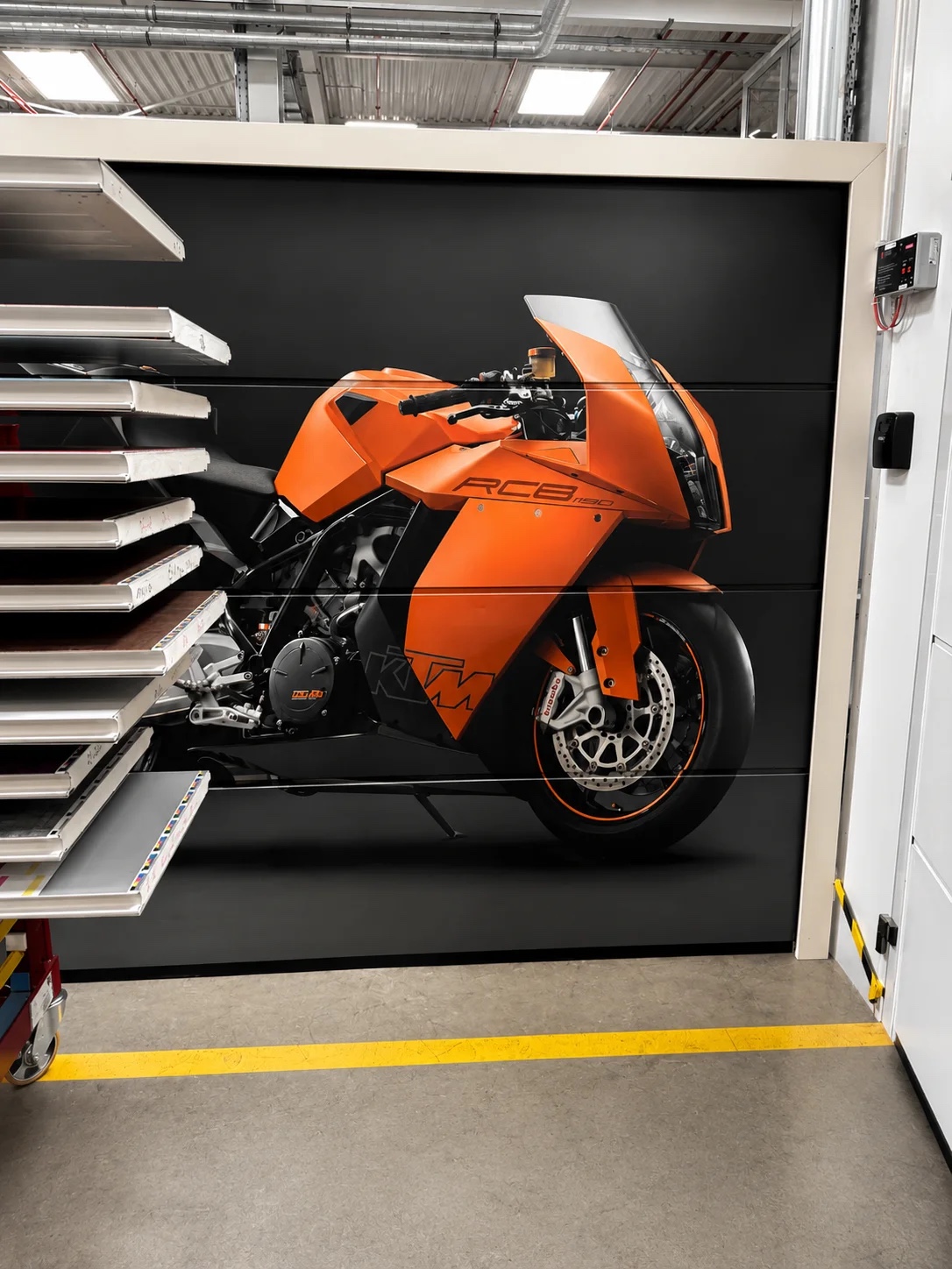 Individuell bedrucktes Sektionaltor mit Motorrad-Motiv